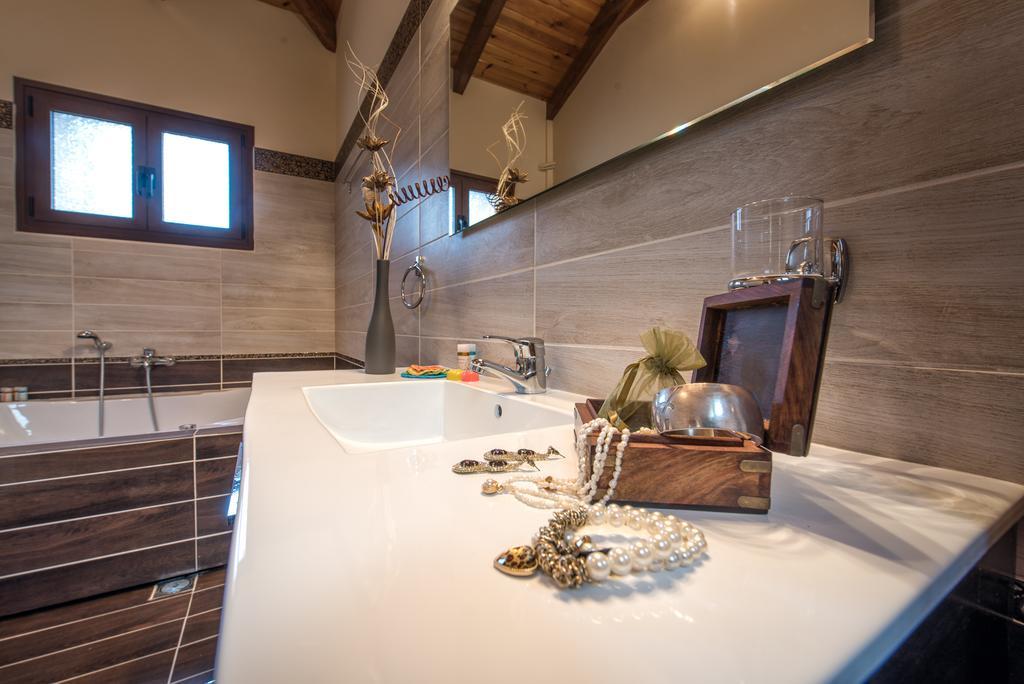 Astarte Villas - Kyveli Luxurious Private Villa Gaitani Rum bild
