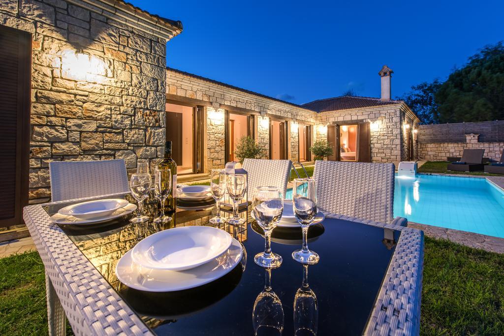 Astarte Villas - Kyveli Luxurious Private Villa Gaitani Rum bild