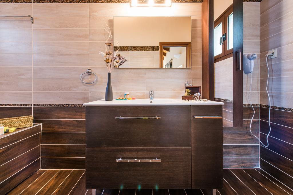 Astarte Villas - Kyveli Luxurious Private Villa Gaitani Rum bild