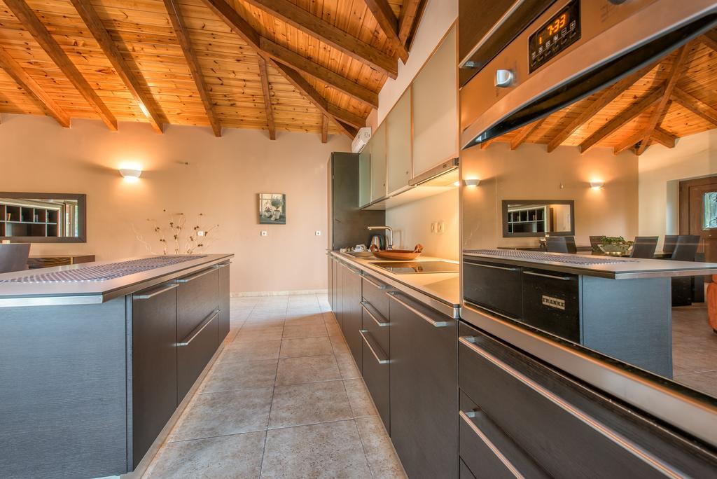 Astarte Villas - Kyveli Luxurious Private Villa Gaitani Rum bild