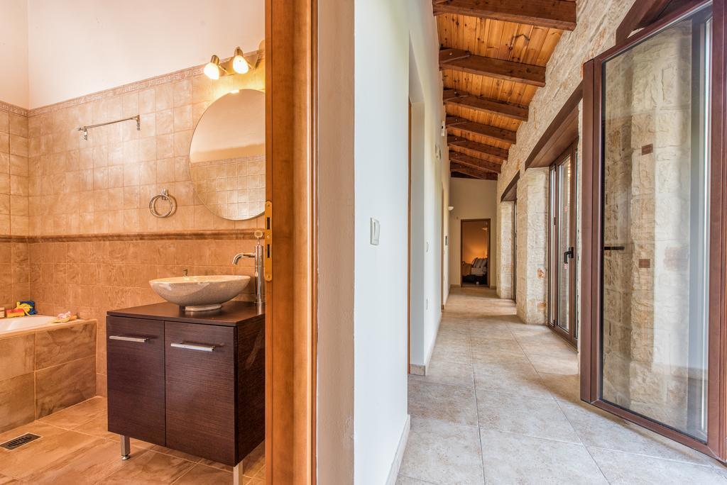 Astarte Villas - Kyveli Luxurious Private Villa Gaitani Rum bild